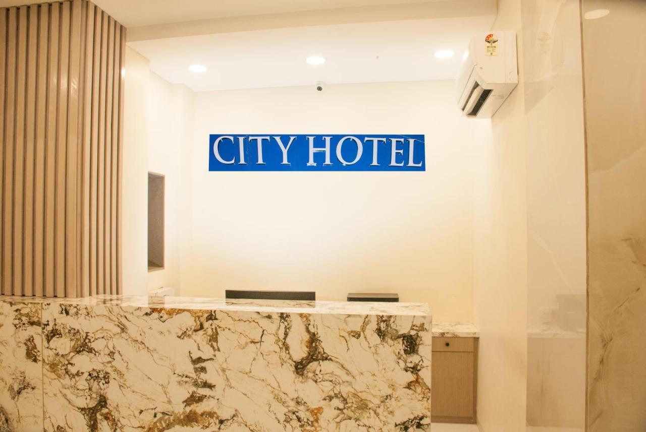 City Hotel Мумбаи Экстерьер фото